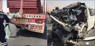 پاکستان کې په یوه ترافیکي پېښه کې ۲۰ کسانو ته مرګ ژوبله اوښتې ده