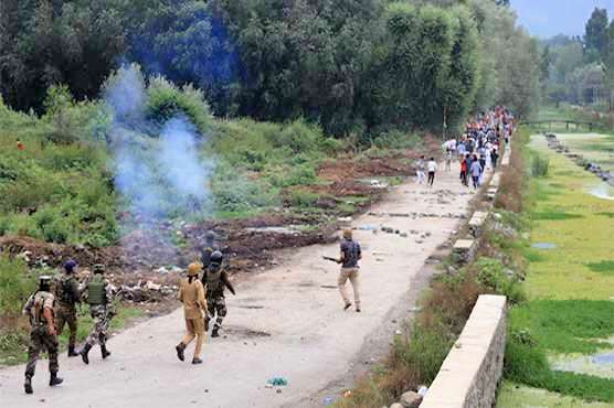 کشمیر کې ۴۱ ورځې وروسته لا هم په ګرځېدو بندیز دی