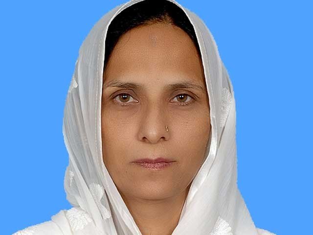 پاکستان په هوایي ډګر کې د مسافرو څخه توکي غلا شوي