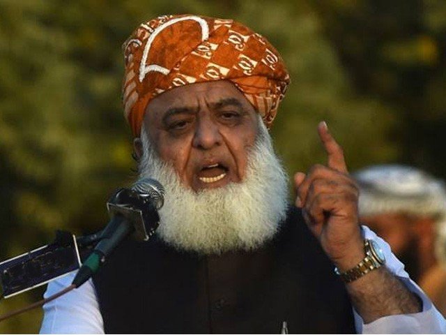 فضل الرحمن: جعلي پارلمان نشي کولی د پوځ قانون تصویب ته اجازه ورکړي