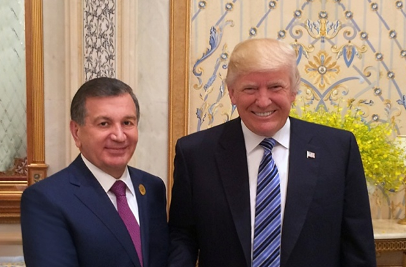 د امریکا او ازبکستان جمهور رييسانو د افغانستان لپاره د امریکا پر سترایېژۍ خبرې کړې