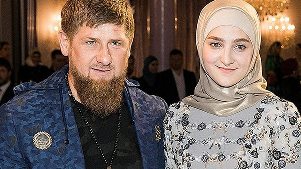 د چېچنیا جمهور رييس لور، د روسیې د کالیو موډ په فیستوال کې ګټونکې شوه