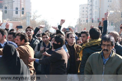 د ایران د مشهد او نیشاپور په لاریونونو کې د مرګ پر خامنه ای شعارونه ورکول کیدل