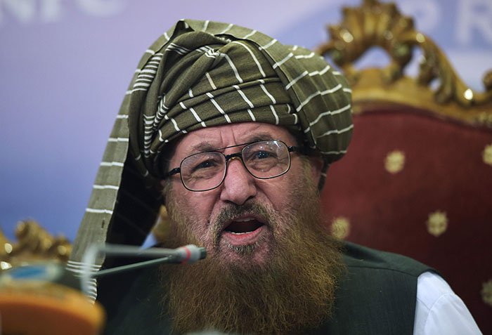 د مولانا سميع الحق زوی د خپل پلار د مرګ کيسه داسې کوي 