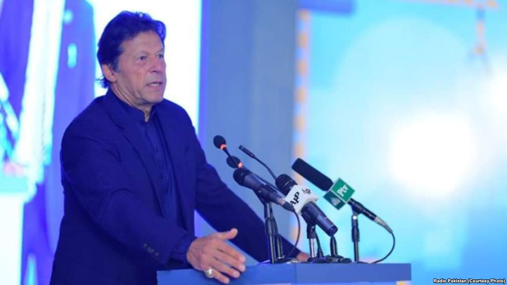 عمران خان: په پنځو کالو کې به پنځوس لکه کورونه جوړوي   