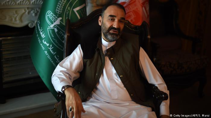 عطا محمد نور له چتې وتلې