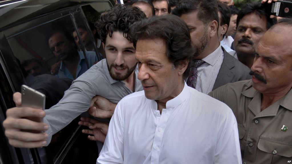 په پاکستان کې مذهبي لاريون کوونکو ته د عمران خان خبرداری 
