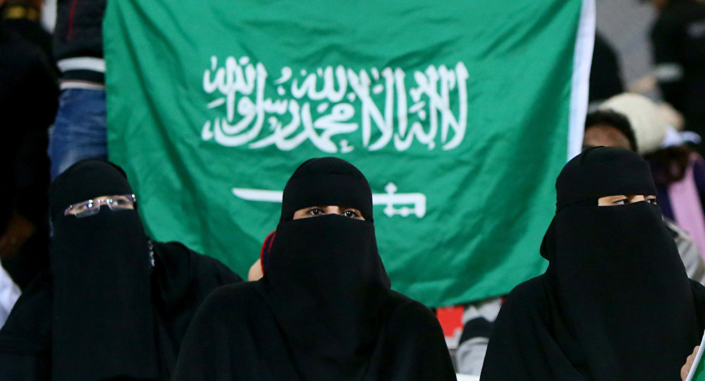 سعودي عربستان کې مېرمنو ته د موټر چلولو اجازه ورکړل شوه