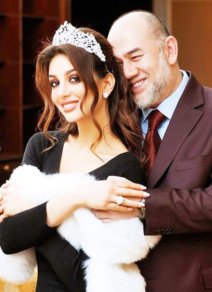 د ملایشیا ولسمشر خپل ځوانه ښځه ولې طلاقه کړه؟