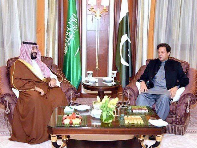عمران خان: پاکستان به هیڅکله د عربي هېوادونو په تاوان پرېکړې ګډون وال نه شي