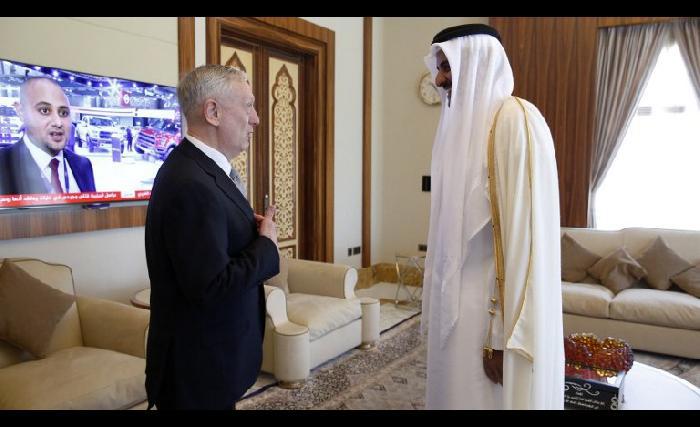 د امریکا دفاع وزیر د قطر له امیر سره وکتل
