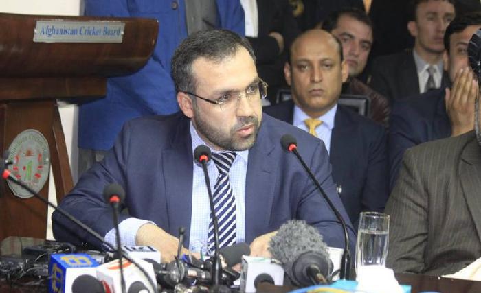 د عاطف مشعل لږ غوږ تاوول په کار دي