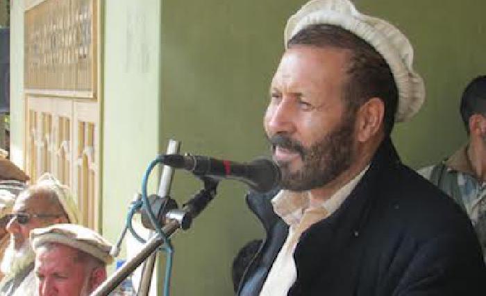هېواد مشر غني ته :  د حضرت علي شاړي بوجۍ دين زوی ولې د ملي اردو سرتيري ووهي؟