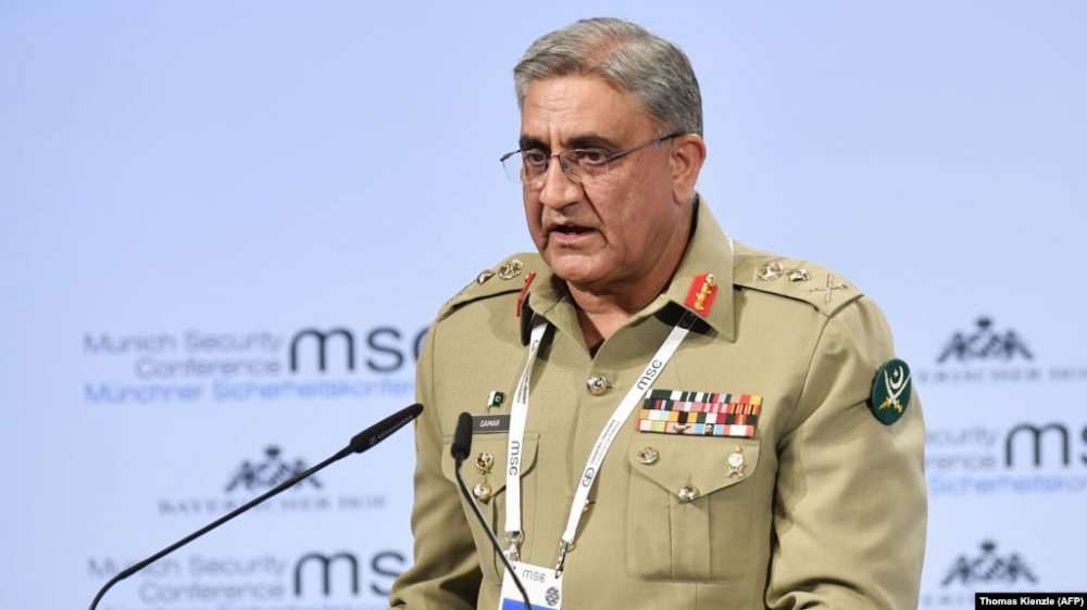 د پاکستان سترې محکمې: پاکستان د پوځ مشر د کاري مودې غځولو فرمان ځنډولی