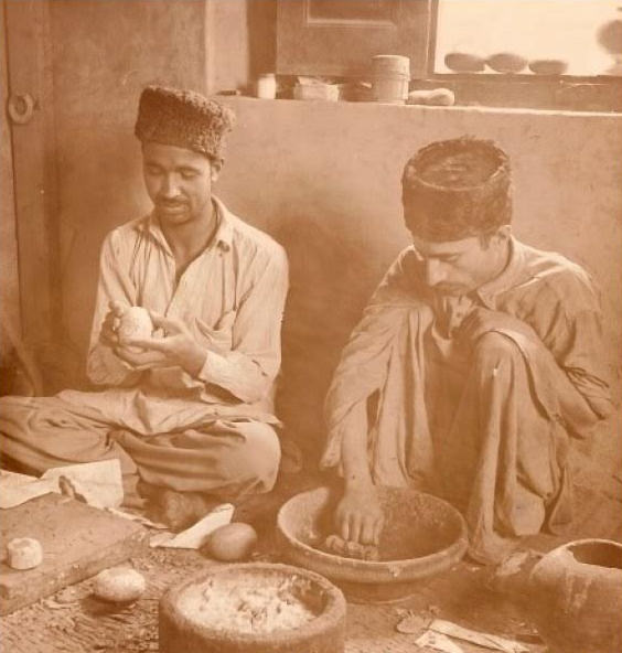 فقر سیاسی  (چرا بسیار شاهنامه می خوانند؟)  