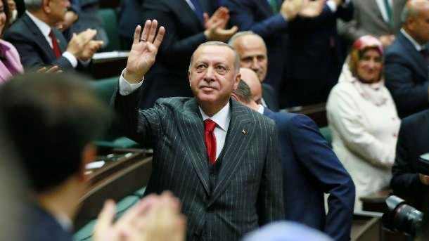 ایبا بوش: تر کومه چې رجب طیب اردوغان د ترکیې ولسمشر وي ترکیې ته دې د اروپايي ټولنې غړیتوب دې نه ورکول کېږي