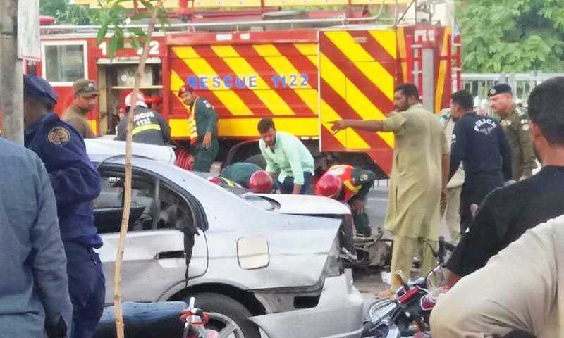 بېړنی خبر: د پاکستان په لاهور ښار کې پر پولیسو چاودنه وشوه