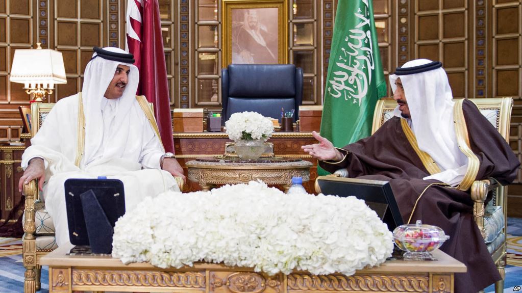 سعودي پاچا (سلمان) د قطر (امیر شیخ تمیم بن حمد آل ثاني) د سعودي بلنه ورکړې خو امير ځواب نه دی ورکړی 