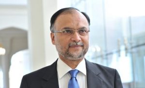 حسن اقبال: پاکستان حکومت د کډوالو په شتون کې د ترهګرو نشتوالي ضمانت نه شي کولی