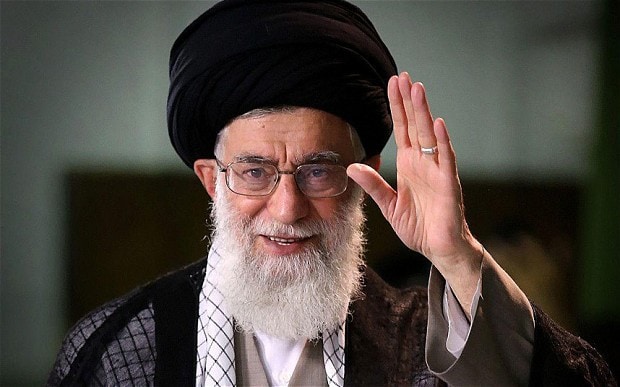 خامنه یي وایي د اټومي تړون پر وړاندې د امریکا هر ډول عمل ته به توند ځواب ووایي