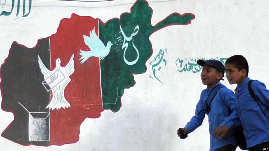 افغانان د سولې روانو خبرو ته لېواله دي! 