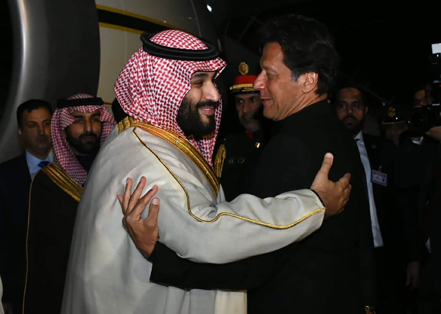 کشمير کې د روان وضعيت په اړه عمران خان د سعودي شهزاده محمد بن سلمان ته زنګ کړی