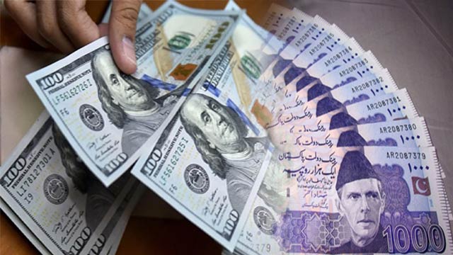 د پاکستانۍ کلدارې لوېدنه؛ نن جمعه يو امريکايي ډالر ۱۵۰ کلدارې 