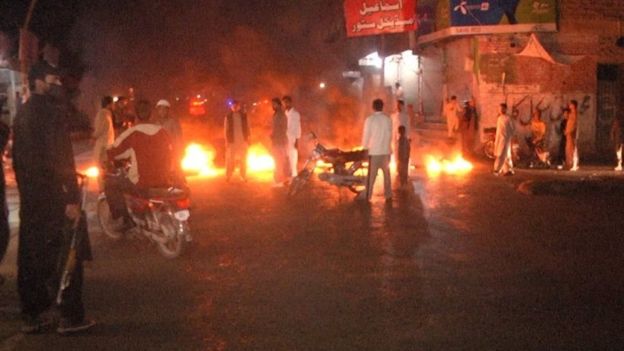 داعش په پاکستان کې د يو بريد په پايله کې نهه عيسويان وژلي او ټپيان کړي دي