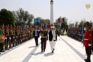 موږ په خپلو پښو ودرېدل غواړو!