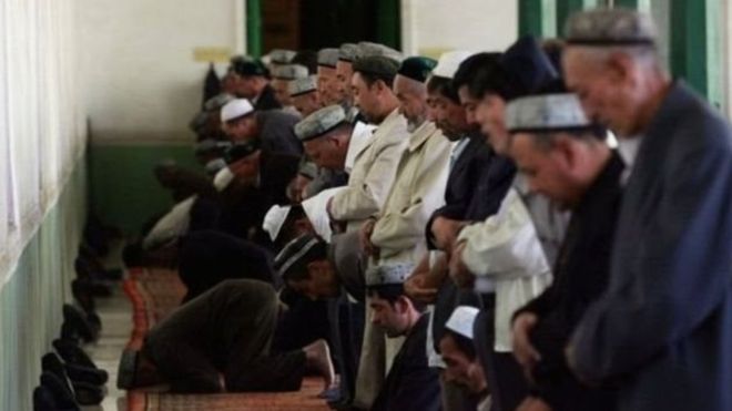 د چين حکومت يو مېلېون مسلمانان نيولي او يو شمېر جوماتونه يې تړلي دي