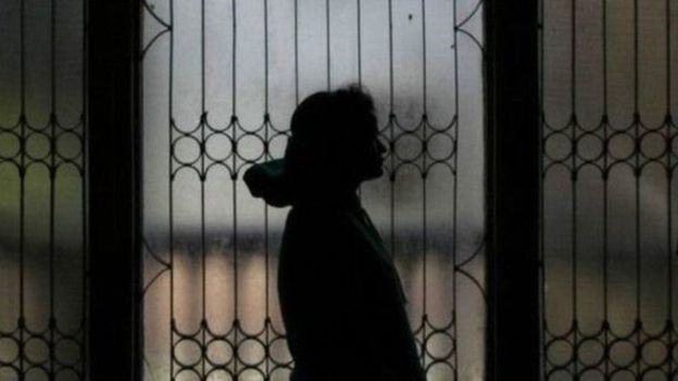 ۱۵ کلنه پاکستانۍ جينۍ: پلار مې څو ځلې راباندې جنسي تيری وکړ 