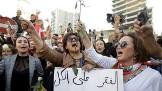  هغه میرمن چې د درملنې روپۍ ورسره نه وې او ځان وژنه یې وکړه