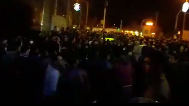 ایران کې لا هم لاریونونه روان دي