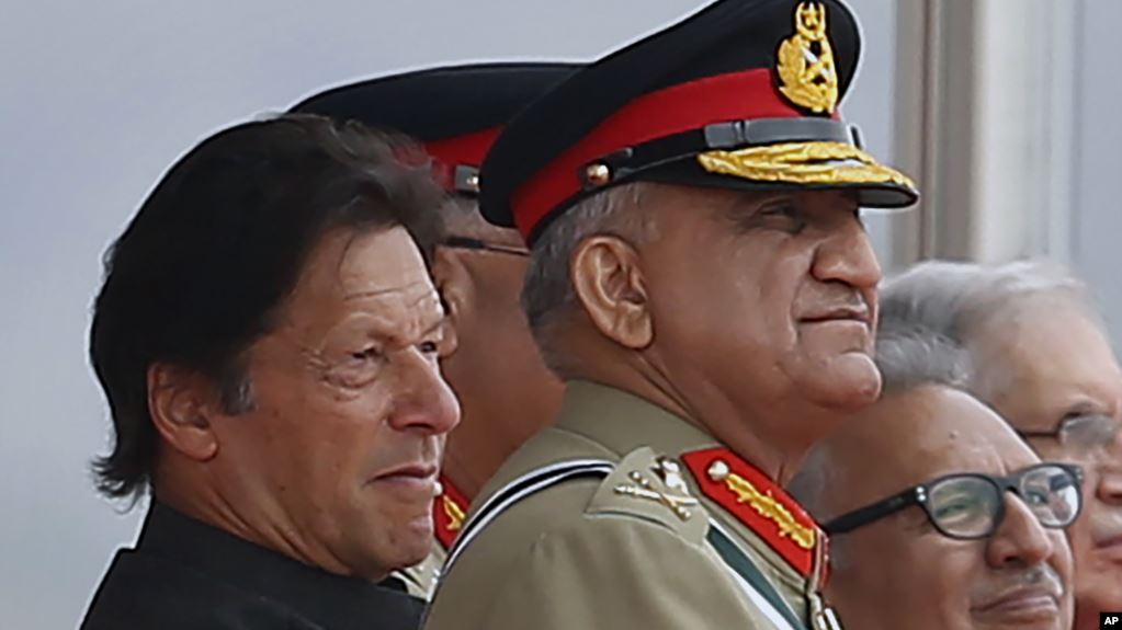 د پاکستان سترې محکمې د جنرال باجوه د دندې د غځېدو غوښتنه  رد کړه 