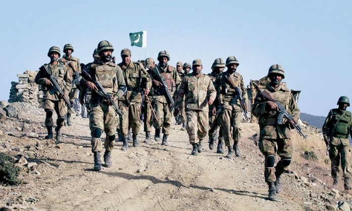 امریکا د پاکستانيو پوځيانو د روزنې لړۍ درولې ده
